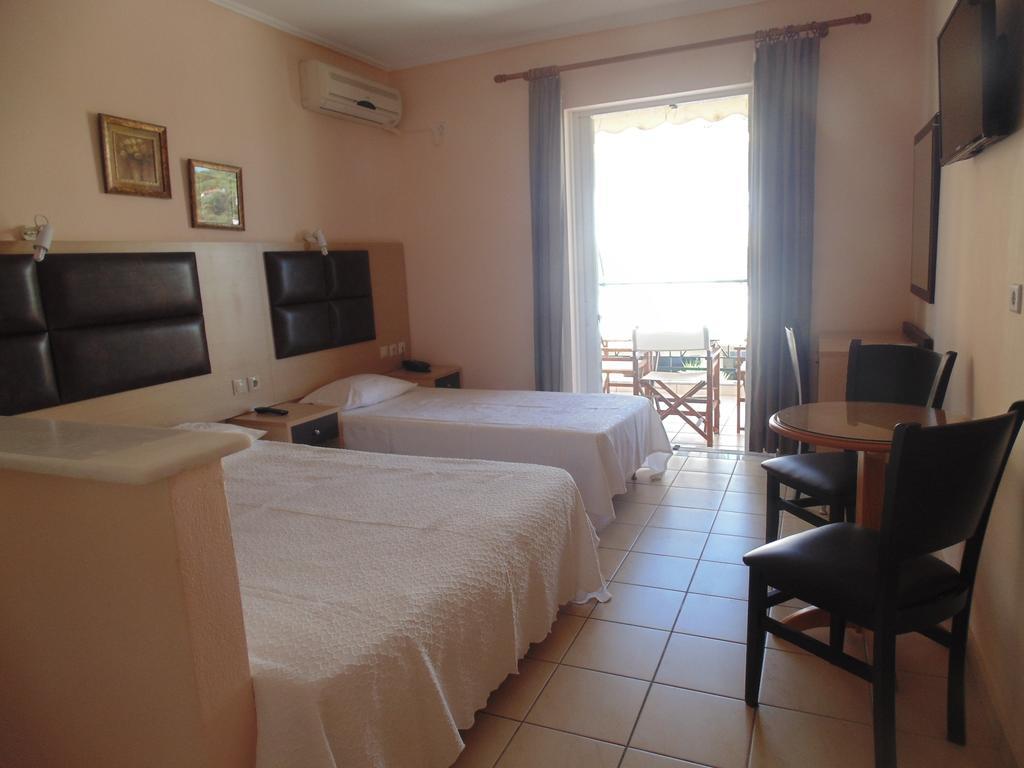 Nefeli Studios Loutra Edipsou  Room photo
